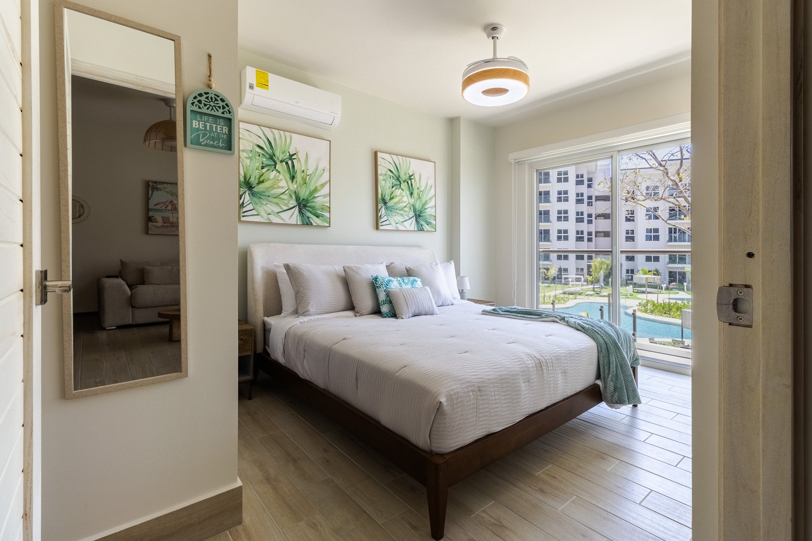 PrimaryBedroom_01